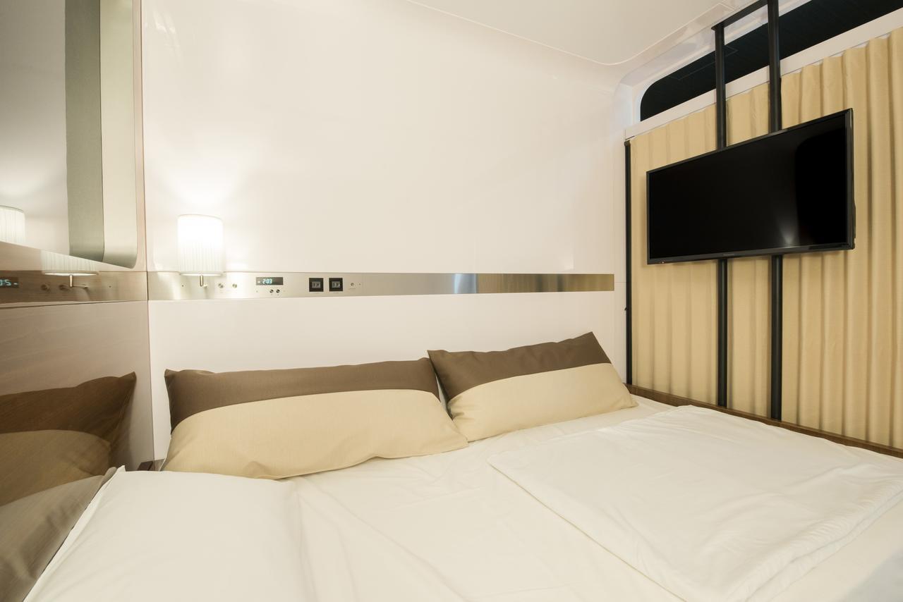 The S3 Wakayama Station Hotel Exterior photo